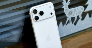 Christmas Colors: Trusted Tech Gifts at HAGA