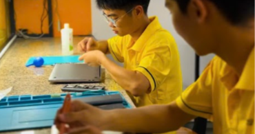 Tại sao nên chọn dịch vụ sửa chữa điện thoại tại HAGA Smartech?