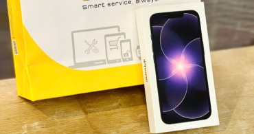 Unboxing iPhone 17e – A Fresh Design That Stands Out Instantly